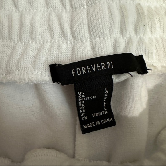 Forever 21 Los Angeles Shorts Size Large - Picture 2 of 6